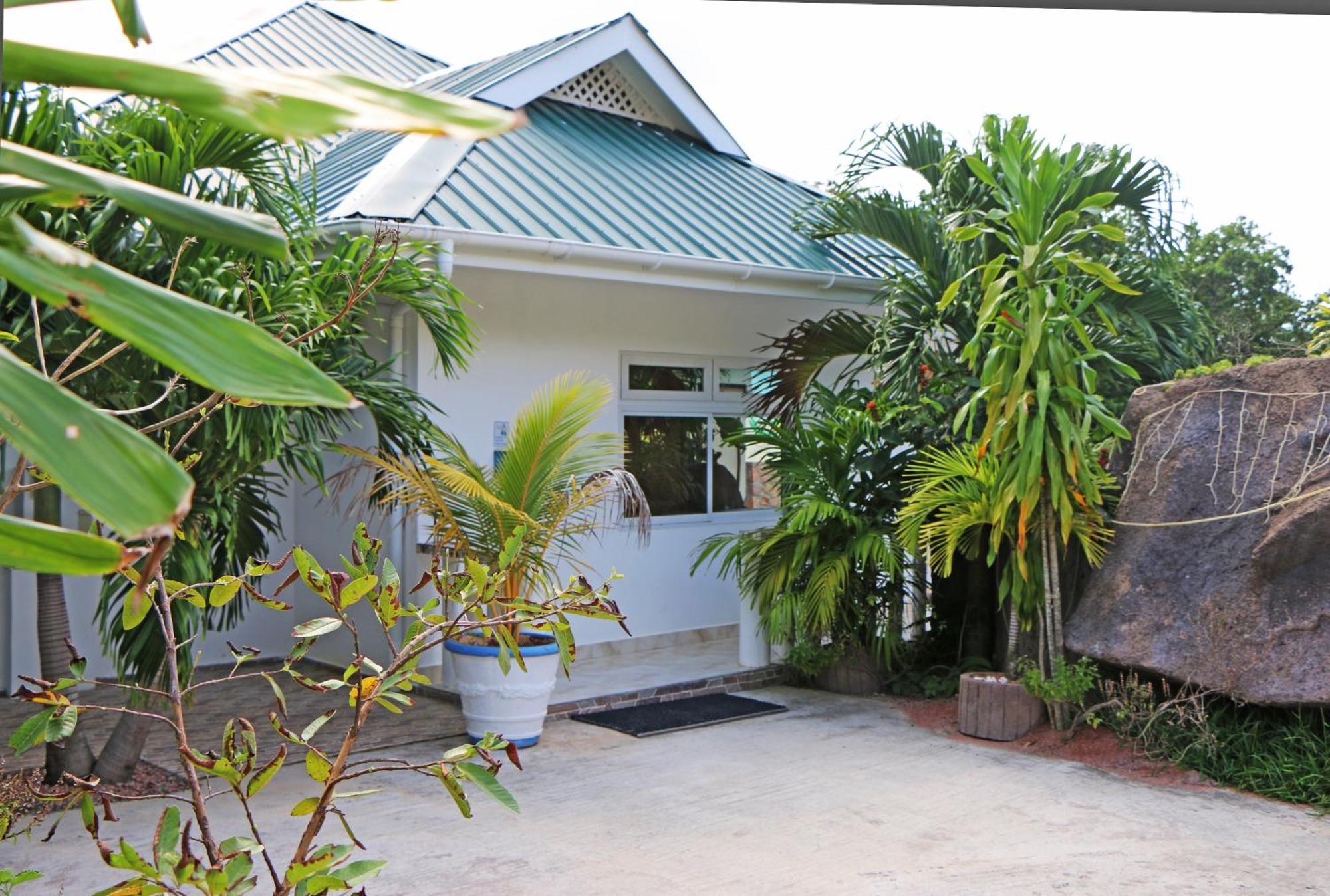 Ocean Blue Bay Apartment Anse Volbert Village  Luaran gambar