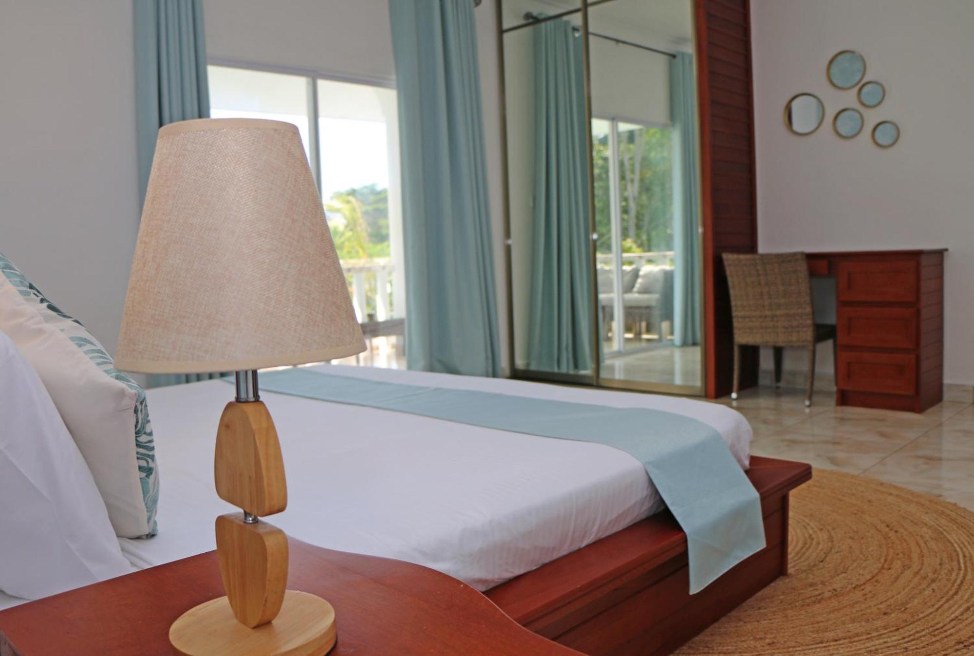 Ocean Blue Bay Apartment Anse Volbert Village  Luaran gambar